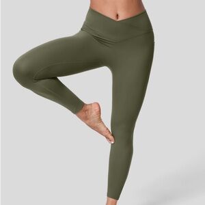 ❌SOLD❌ Halara Softlyzero Crossover Pocket 7/8 Leggings